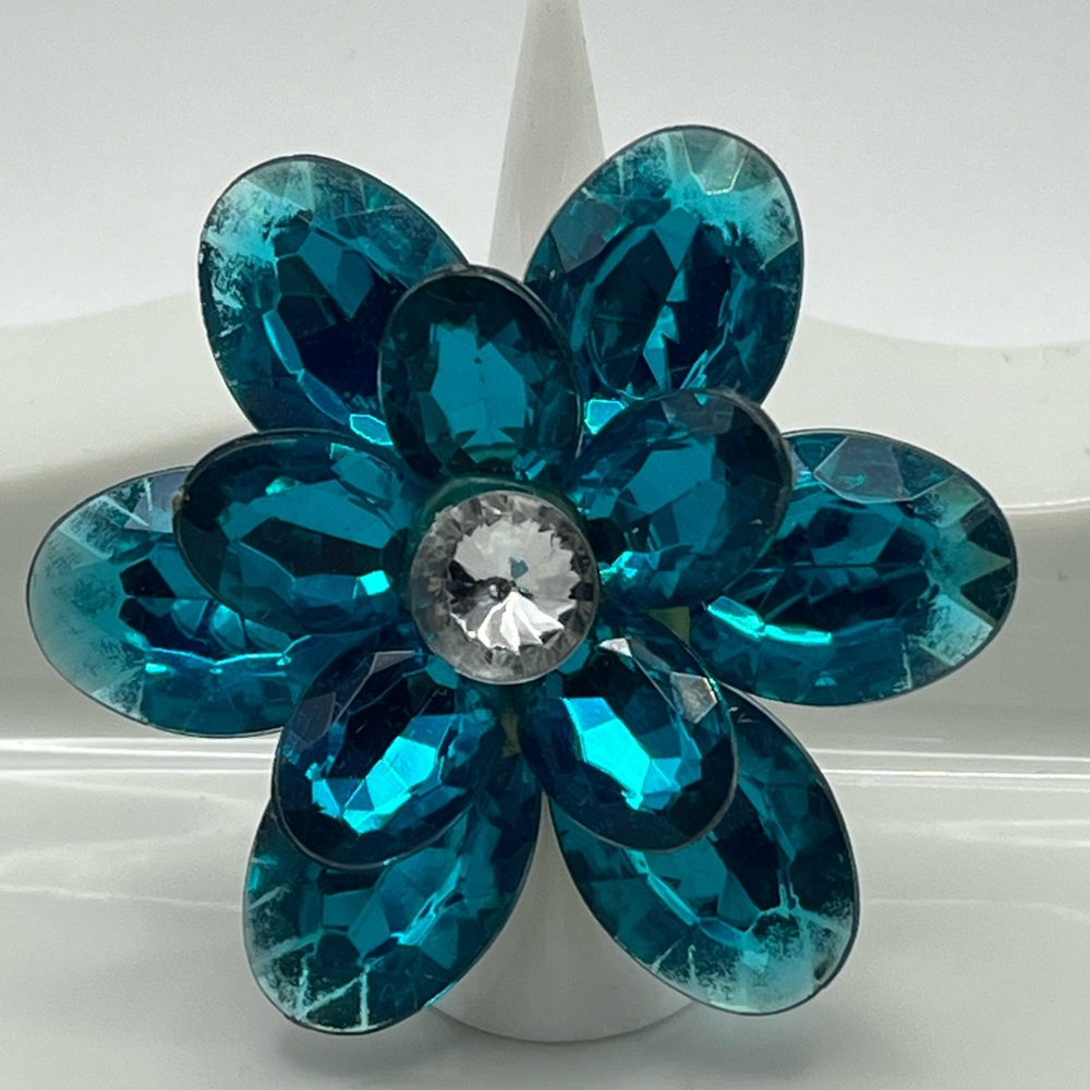 Flower Ring Acrylic
